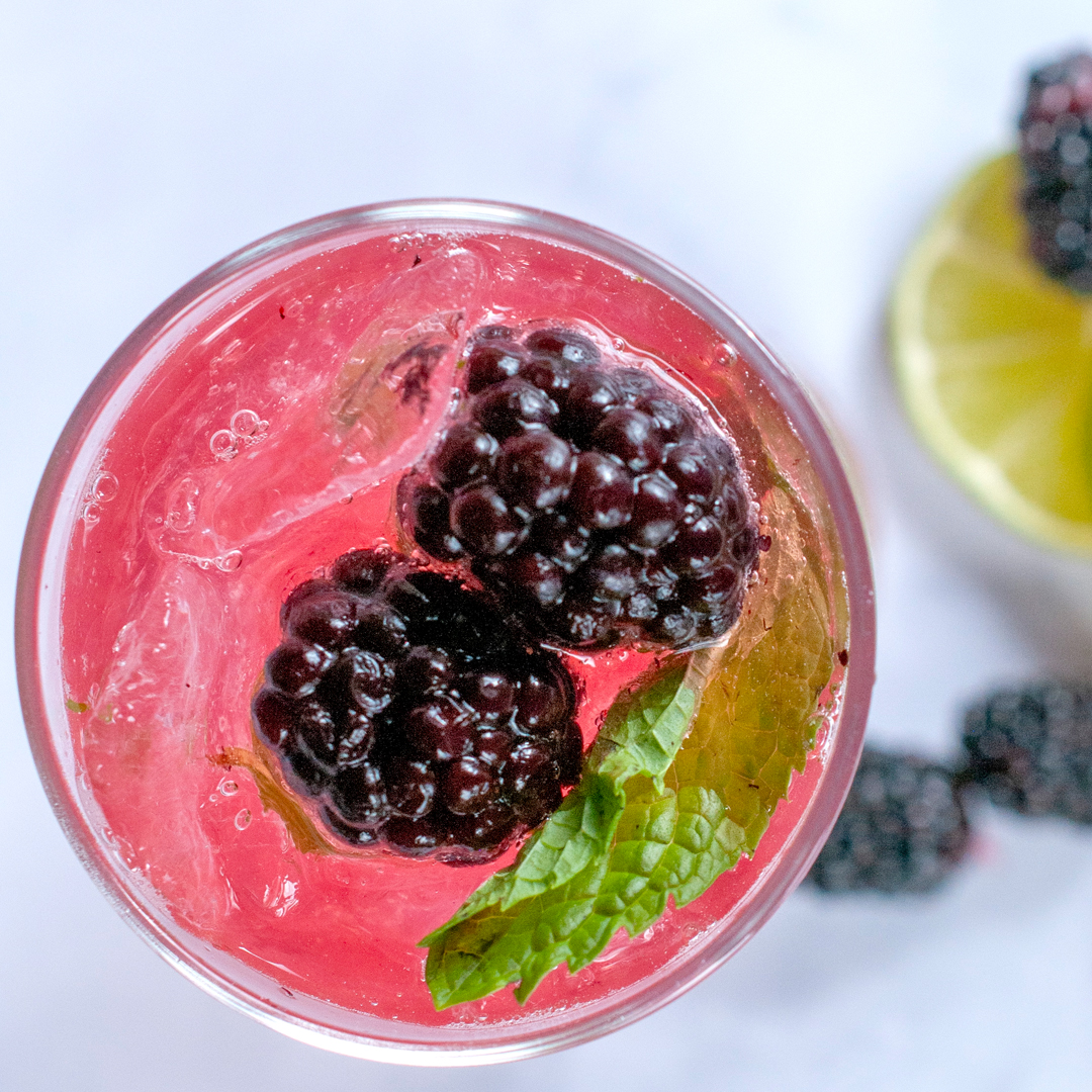 BLACKBERRY MANGO CHILI MOJITO
